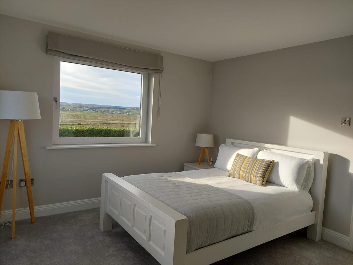 Sunny Hill View Apartment Lahinch Bagian luar foto